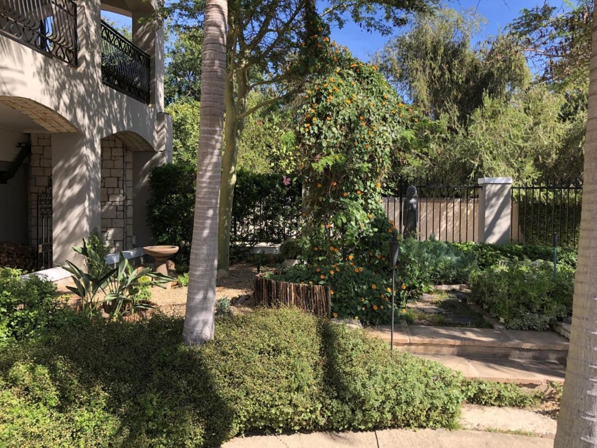 African Palm Cottage And Guesthouse Durbanville Eksteriør billede