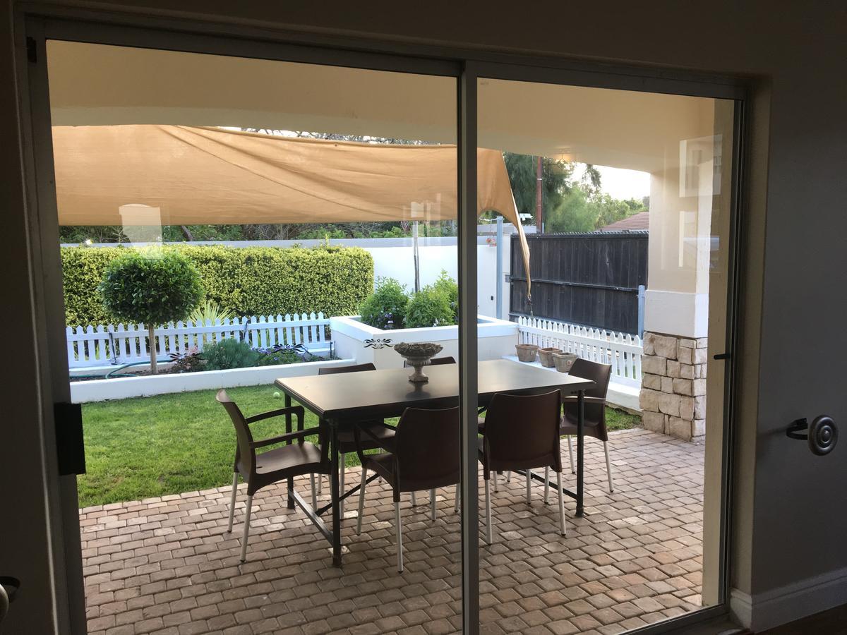 African Palm Cottage And Guesthouse Durbanville Eksteriør billede