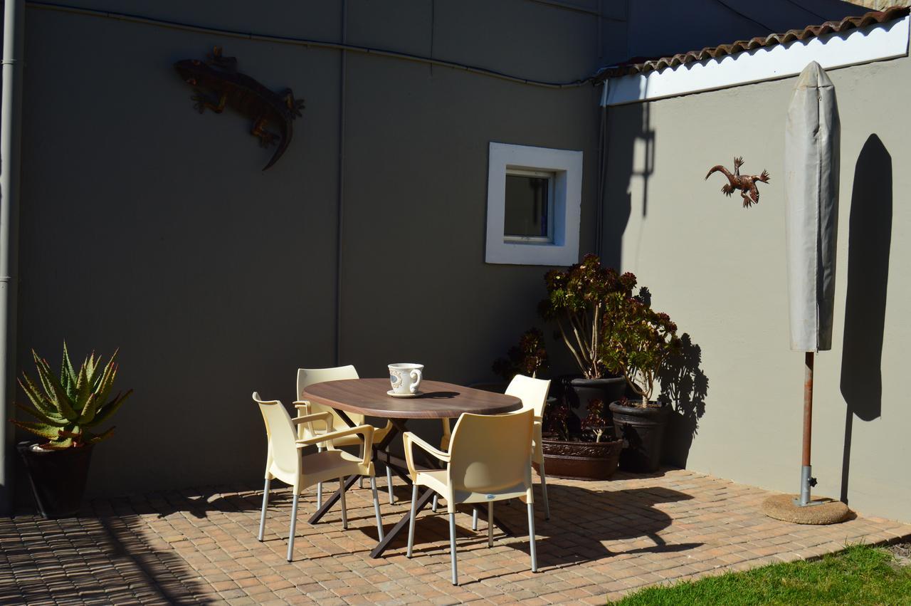 African Palm Cottage And Guesthouse Durbanville Eksteriør billede