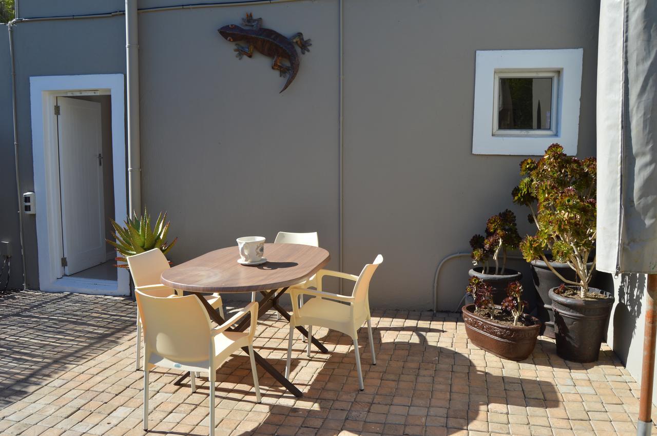 African Palm Cottage And Guesthouse Durbanville Eksteriør billede