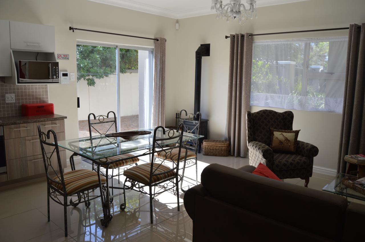 African Palm Cottage And Guesthouse Durbanville Eksteriør billede