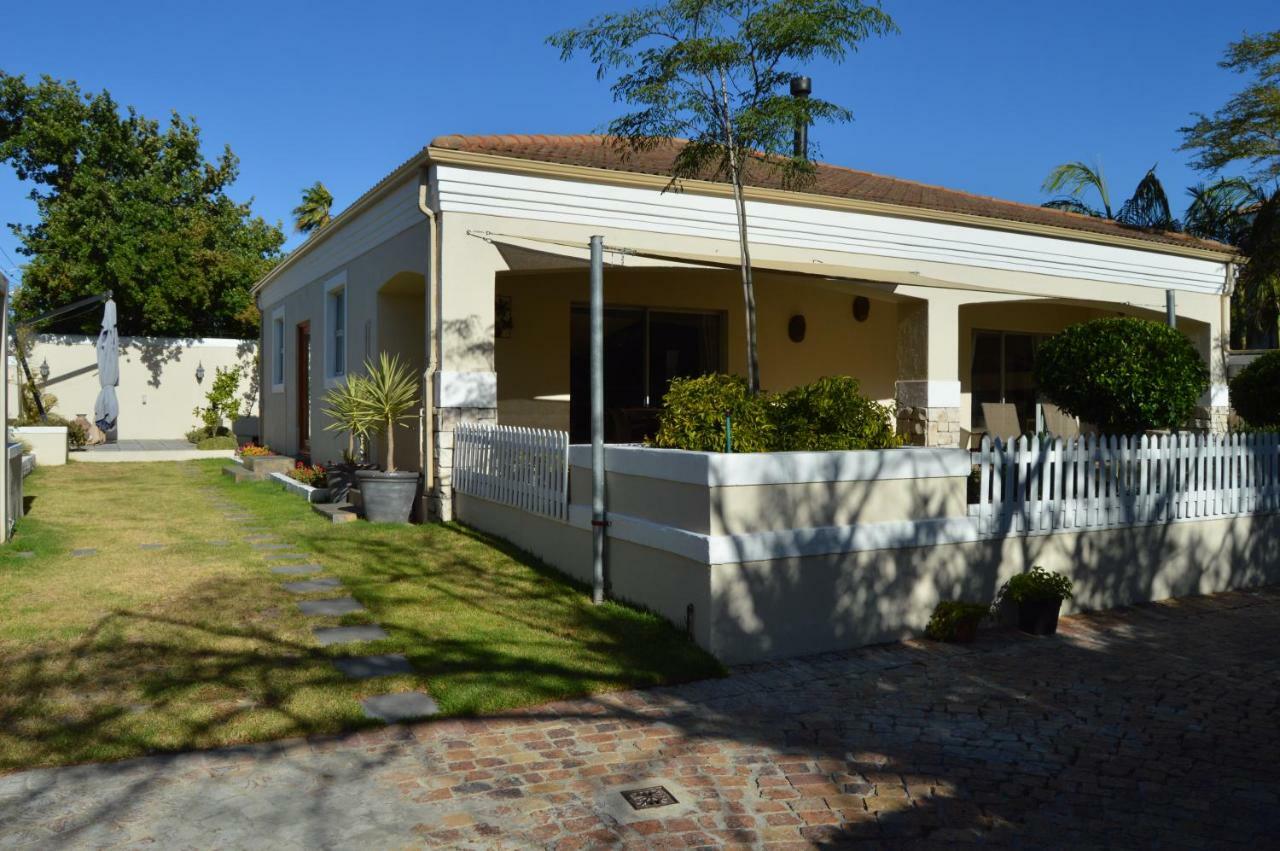 African Palm Cottage And Guesthouse Durbanville Eksteriør billede