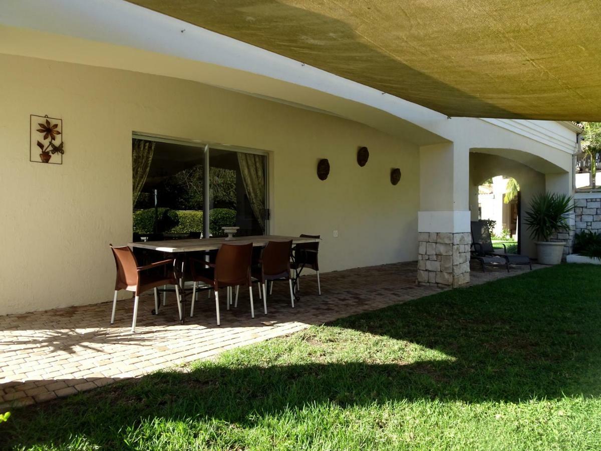 African Palm Cottage And Guesthouse Durbanville Eksteriør billede