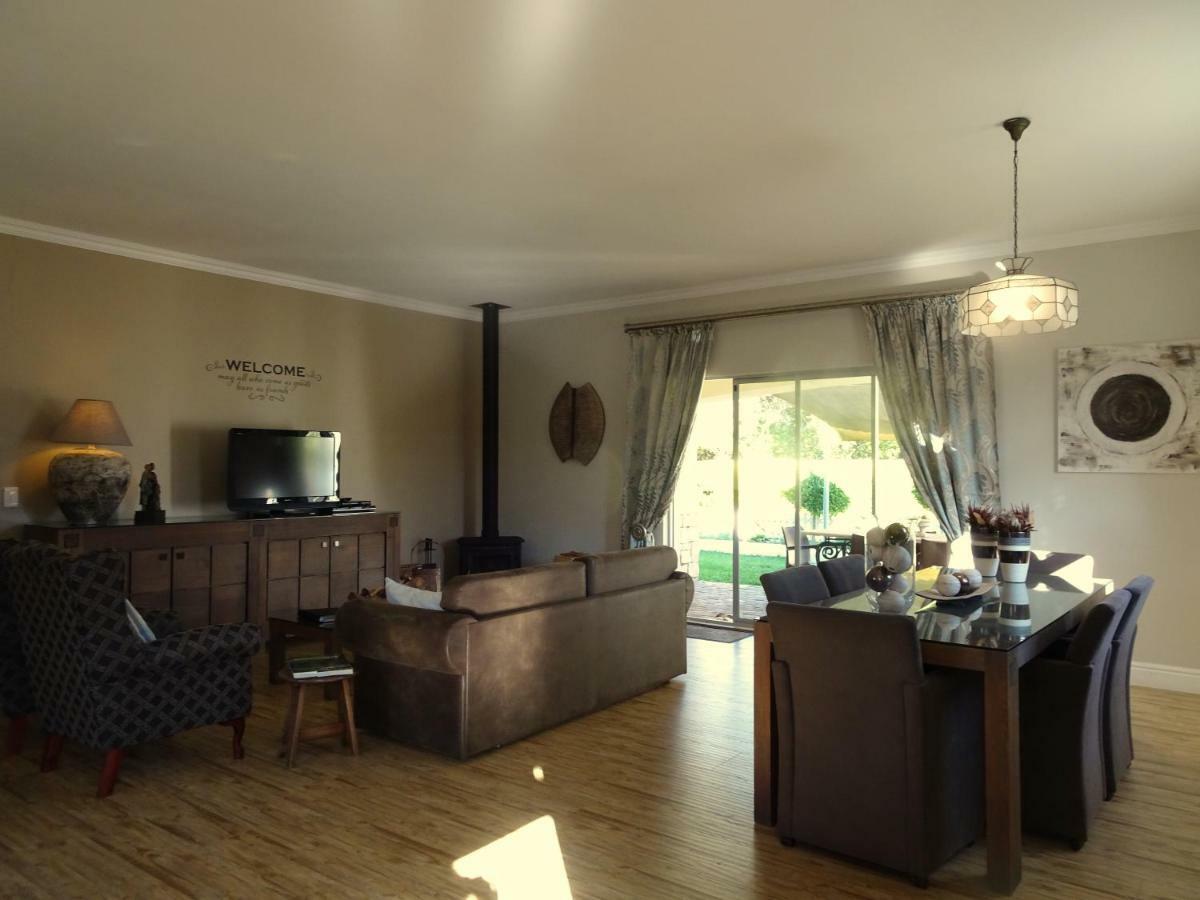 African Palm Cottage And Guesthouse Durbanville Eksteriør billede